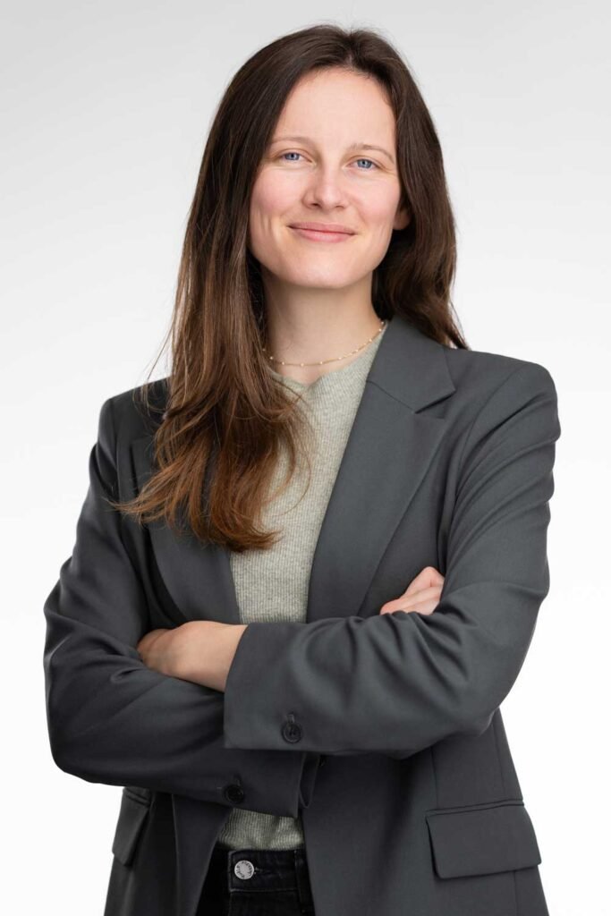 Associate Kim Guelck Systain