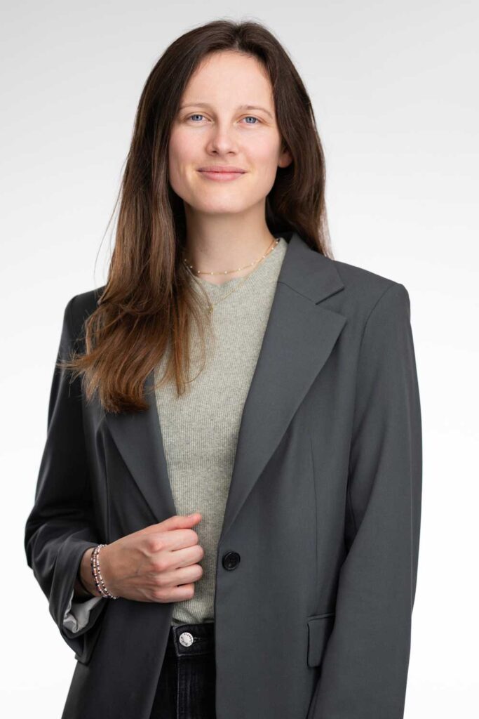 Associate Kim Guelck Systain Hamburg